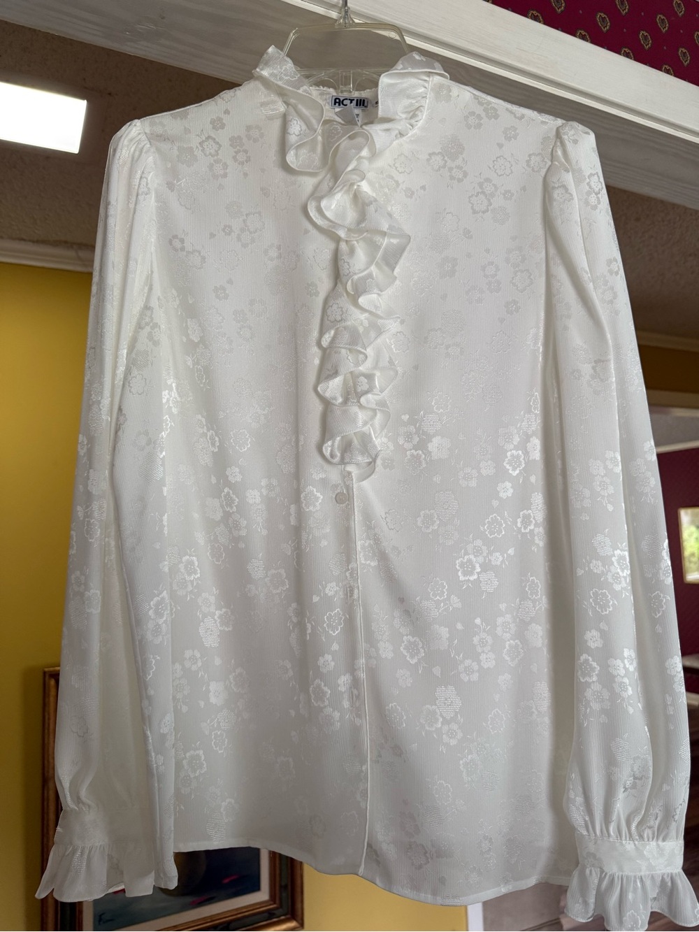 Act III White Ruffled Floral Jacquard Blouse